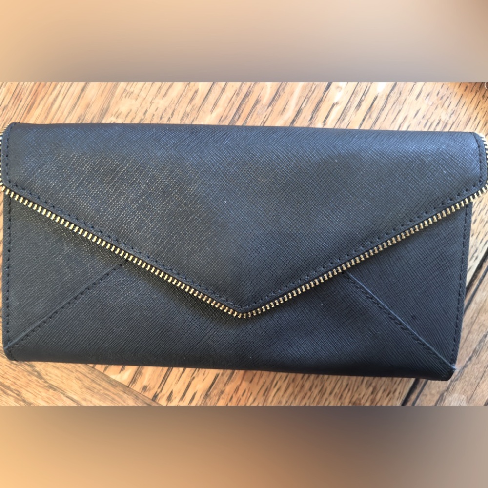Newer Rebecca Minkoff leather wallet with famous artist 🧑‍🎨 design 🧑‍🎨
